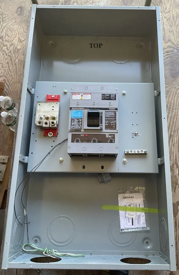 Автоматический выключатель Siemens / ITE Sentron 300 Amp Circuit Breaker 600 VAC