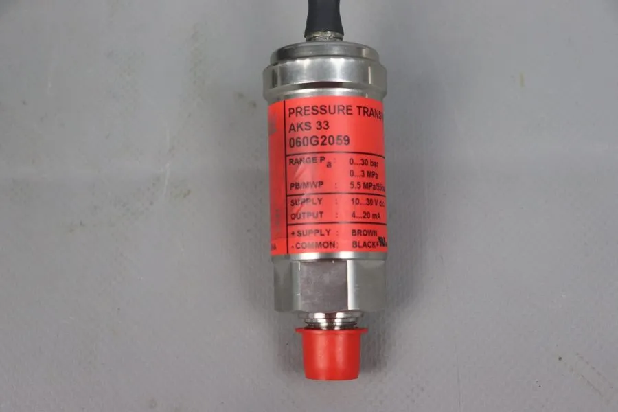 Датчик давления AKS33 060G2059 pressure transmitter amk