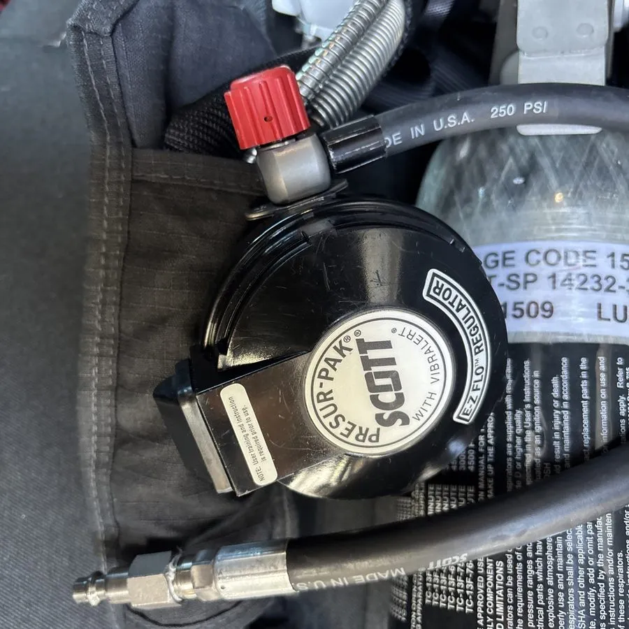 Льдогенератор 3M Scott Ska-Pak AT Supplied Air Respirator 15-Min 4500 PSI Scott 
