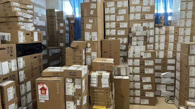 Коммутатор Cisco IE-9320-26S2C-A Switch DHL Express delivery