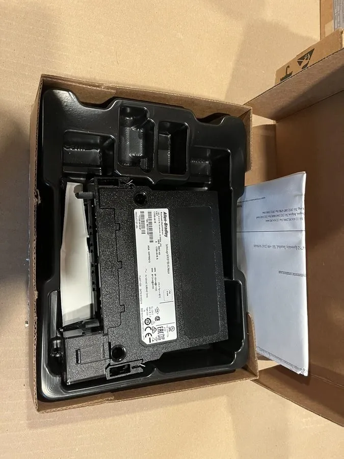 Модуль ввода-вывода Allen Bradley 1756-IA16 Ser A And 1492-CABLE025X