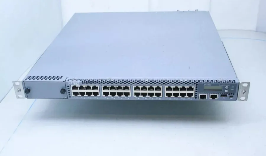Коммутатор Juniper EX4550-32F-AFI 32-Port 1/10GbE SFP+ & 1 x JPSU-650W-AC-AFI P/