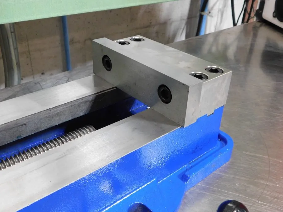 Режущий инструмент Pro-Grade Horizontal Machine Vise 6" Jaw Width Stationary Bas