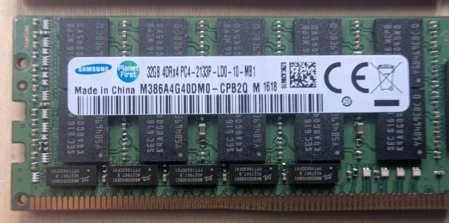 Модуль памяти Samsung 32GB DDR4 2133MHz 4DRx4 ECC LRDIMM (M386A4G40DM0-CPB2Q)