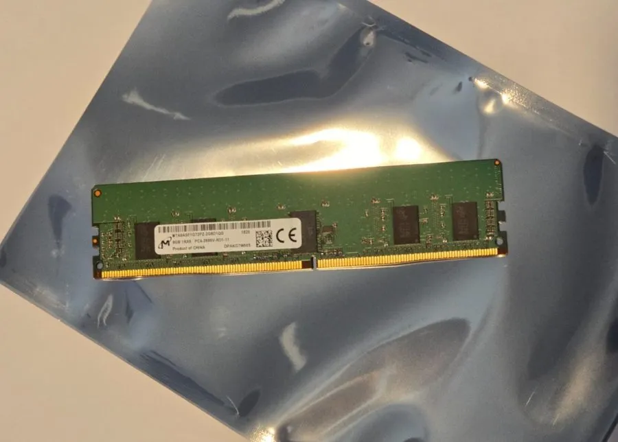 Модуль памяти Micron 8GB 1Rx8 PC4-2666V RDI-11 Server Memory RAM MTA9ASF1G72PZ-2 — фото лота 2