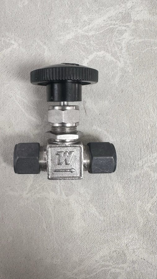 Клапан Swagelok SS-1kS8 -Integral-Bonnet Needle Valve-5,000 psig — фото лота 2