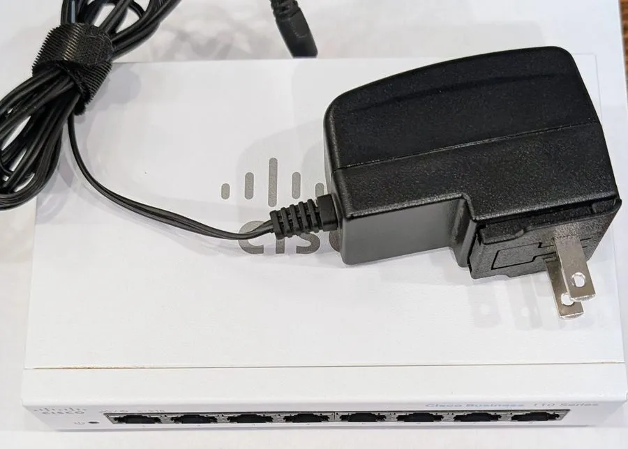 Коммутатор Cisco Business CBS110-8T-D Unmanaged Switch, 8 Port GE, Desktop
