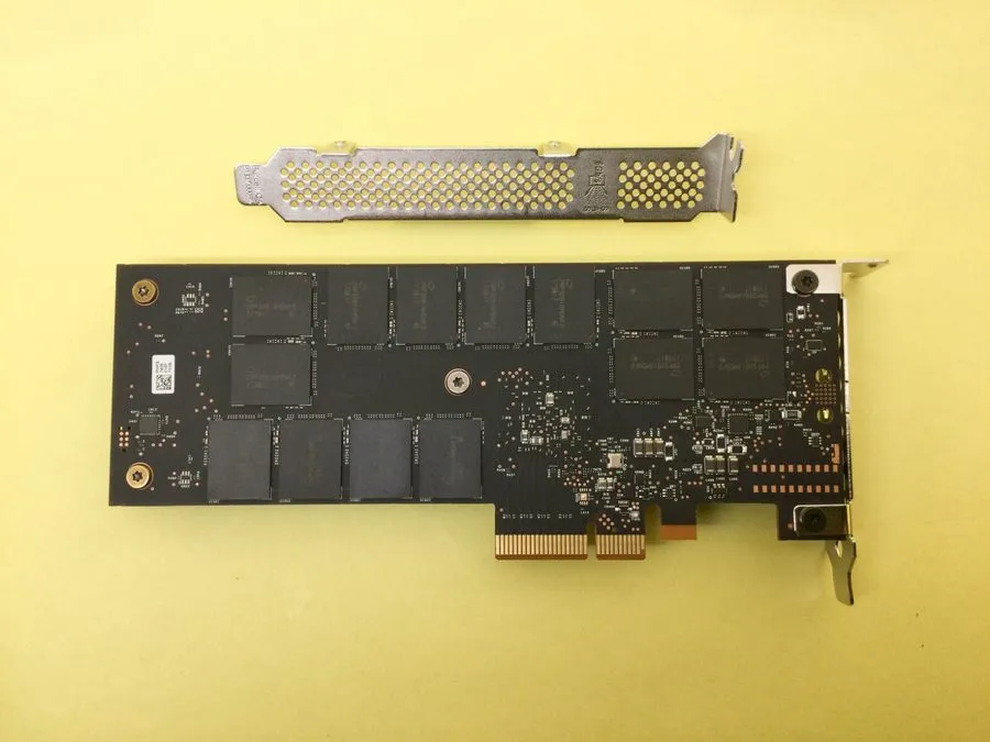 SSD-накопитель Intel Optane DC P4800X Series 750GB PCIe NVMe Solid State Drive S