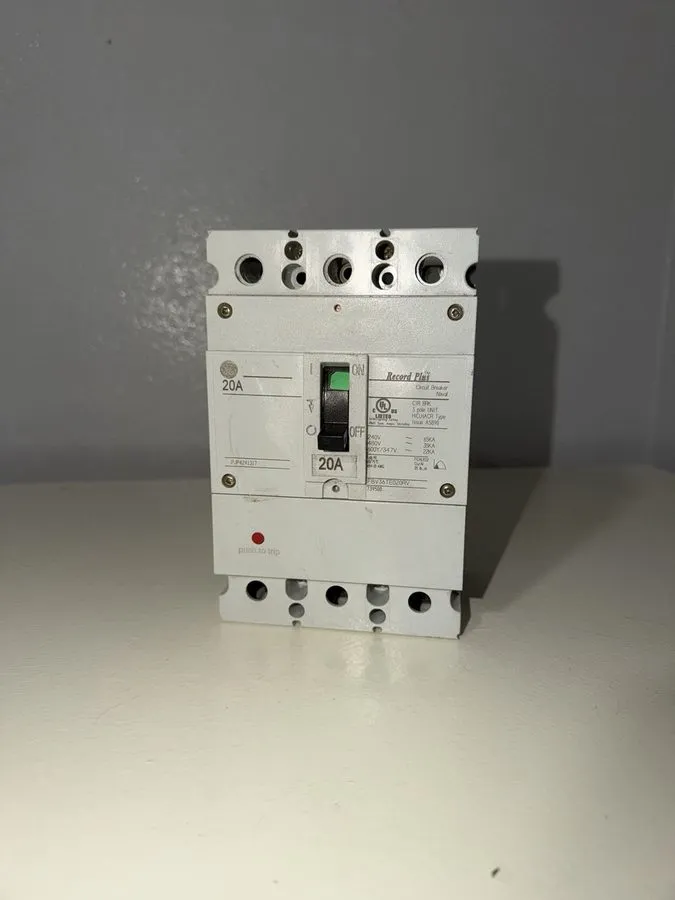 Автоматический выключатель GE FBV36TE020RV Circuit Breaker, 3-Pole 20A 600y/347v