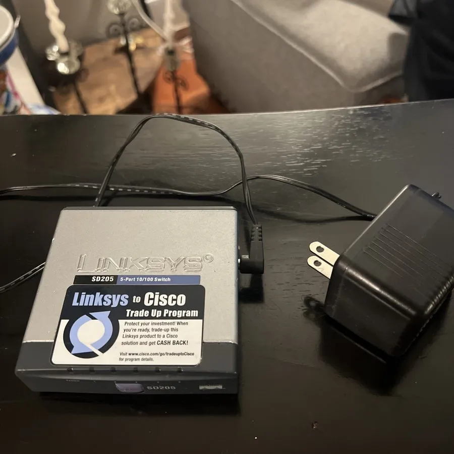 Коммутатор Linksys SD205 5-Port 10/100 Desktop Ethernet Switch Cisco Systems Ver