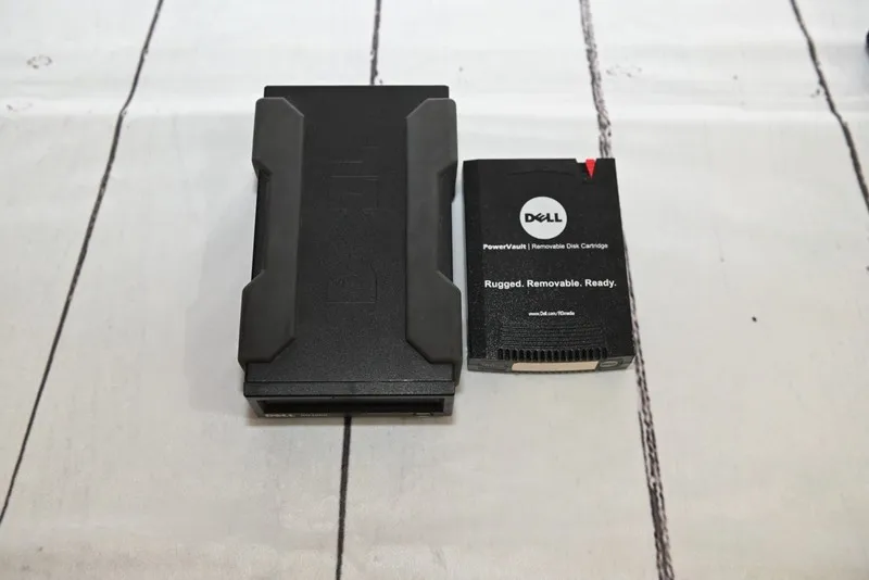 Картридж Dell PowerVault RD1000 Removable Disk Storage BACKUP w/ 160GB Data Cart — фото лота 1