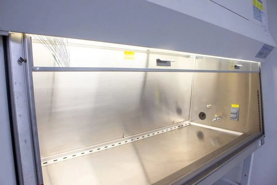 Лабораторный шкаф The Baker Company SG603A-HE 6-foot Biosafety Cabinet with UV a — фото лота 2
