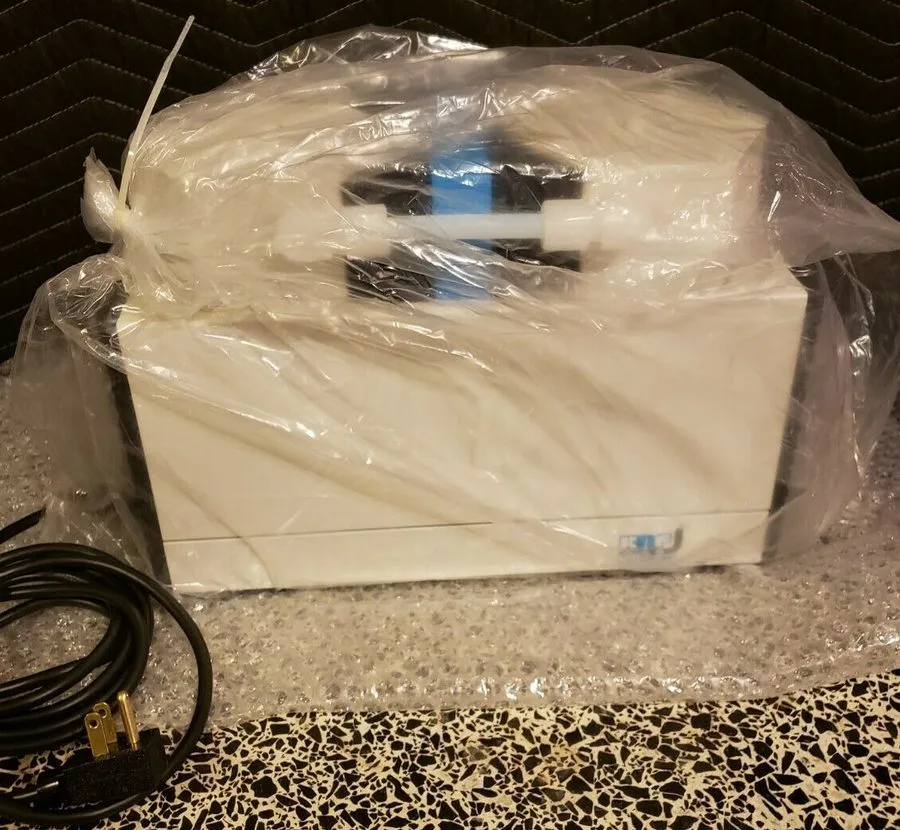 Насос KnF Laboport UN840.3FTP Vacuum Pump With Structured Diaphragm Great