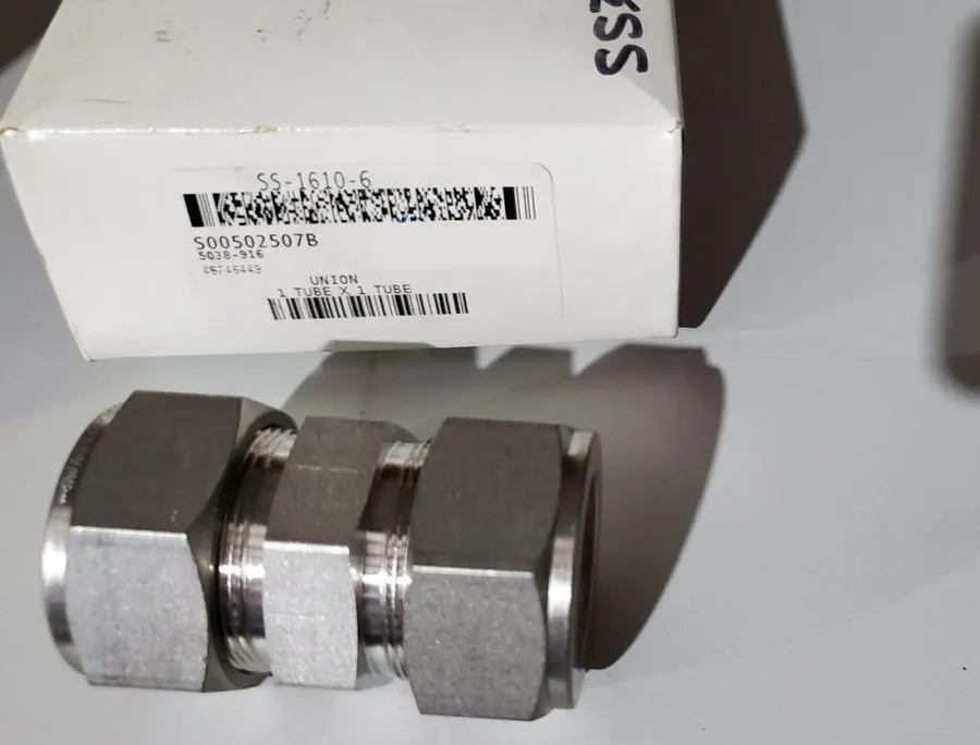 Фитинг Bi-Lok Swagelok Parker SS-1610-6 Tube Fitting Union 1" Tube OD