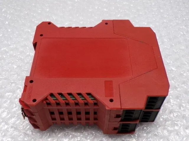 Реле безопасности ALLEN BRADLEY 440R-H23176 MSR210P SER.B SAFETY SWITCH NSNP