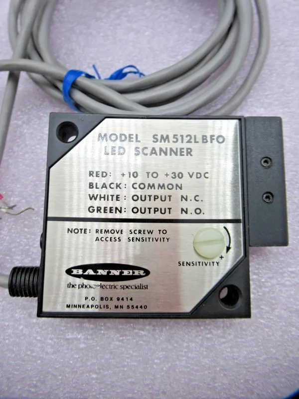Фотоэлектрический датчик Banner SM512LBFO LED Scanner Photoelectric Sensor 10-30