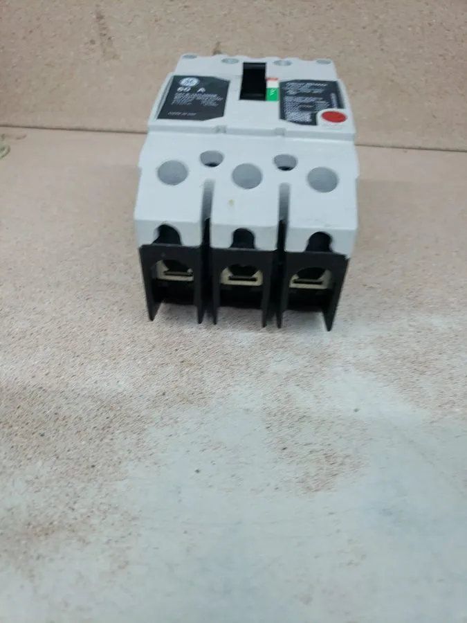 Автоматический выключатель GE TEYL TEYL3060B 3 Pole 60 Amp 480V Circuit Breaker 