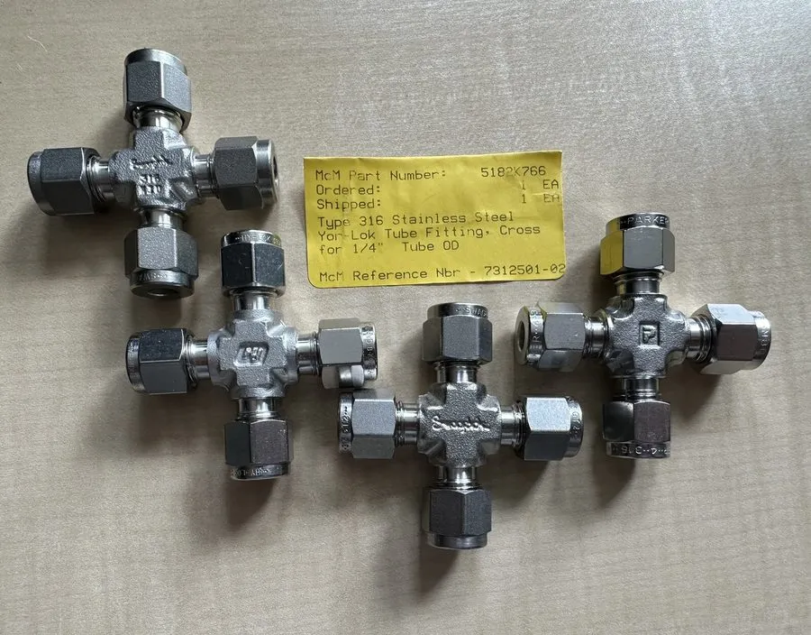 Фитинг SWAGELOK P.N.:SS-600-7-6, 3/8" TUBE O.D X 3/8 FNPT, SS-316 FITTING