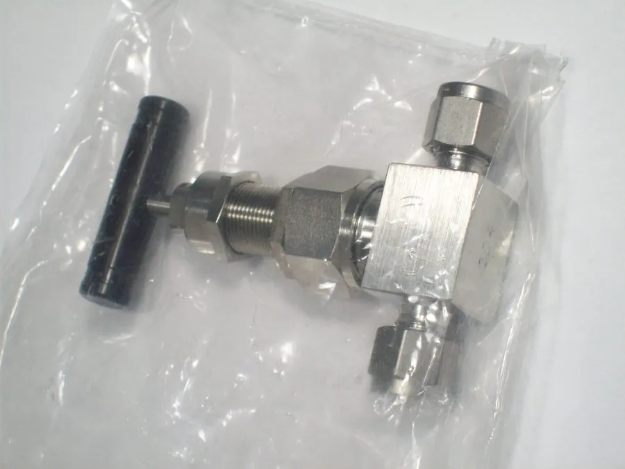 Клапан 1- Swagelok Severe Service Needle Valve, 1/4" OD Tube, SS-3NBS4-G