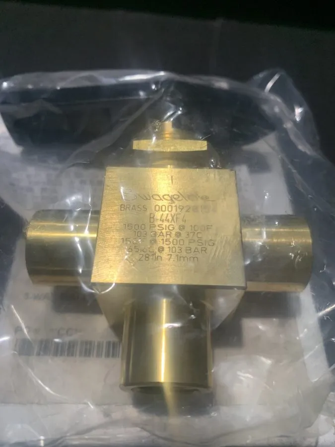 Клапан Swagelok B-44XF4 Brass 1-Piece 40 Series 3-Way Ball Valve