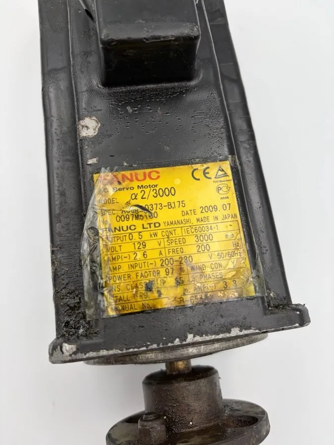 Серводвигатель FANUC AC Servo Motor 02/3000 A06B-0373-B175 0.5 kW 199V 3000RPM — фото лота 1