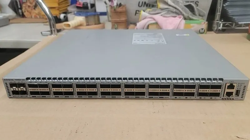 Коммутатор Arista DCS-7050QX-32S 32x 40GBQSFP+ & 4xSFP+ Switch Front to Rear Air