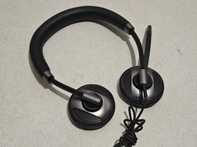 IP-телефон Plantronics Blackwire C720-M Black Headphones Headset Works w/Carryin