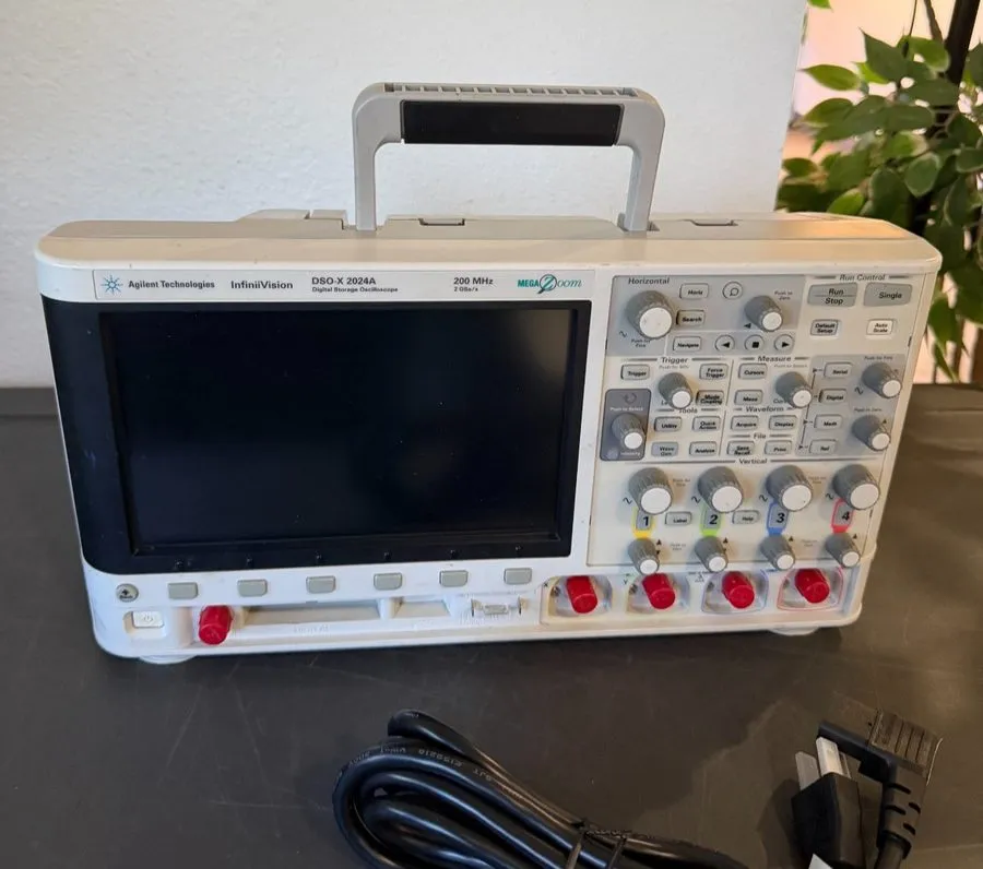 Осциллограф Agilent DSO-X 2024A 200MHz 4CH 2GSa/s Digital Storage Oscilloscope w