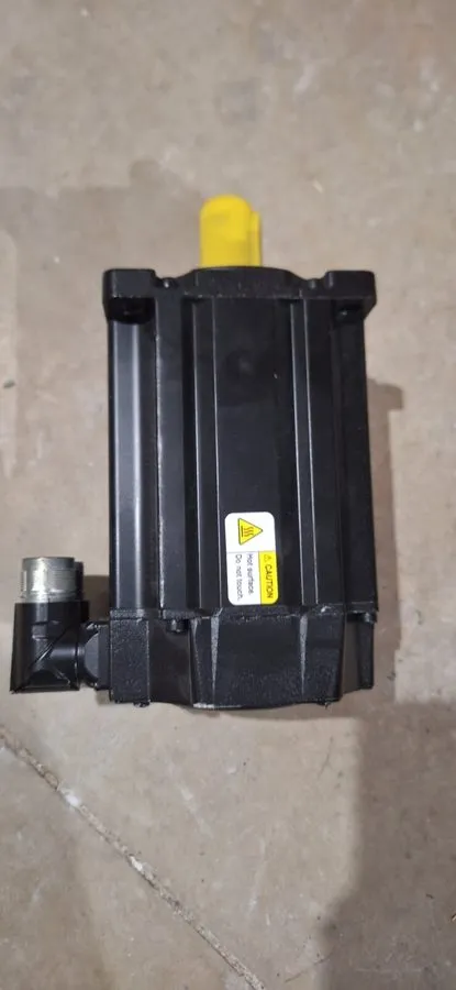 Серводвигатель Allen-Bradley MPL-B4530P-RJ72AA Kinetix Inverter Duty AC Servo Mo — фото лота 2