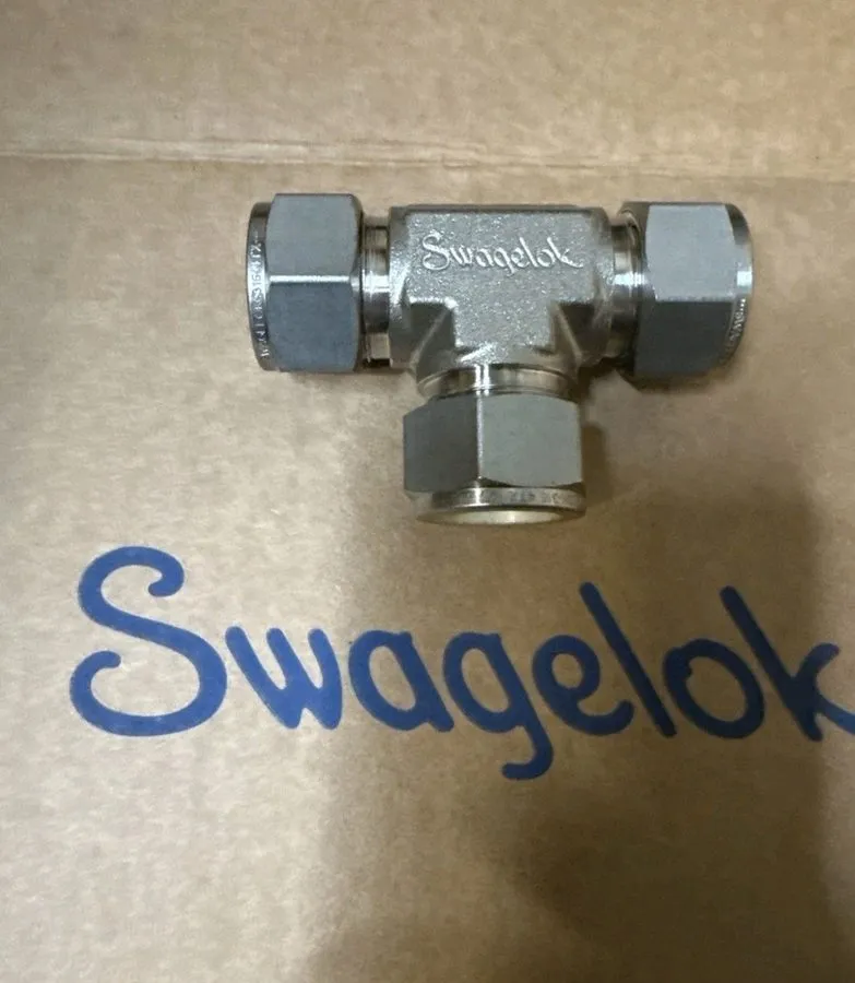 Фитинг Swagelok SS-1210-3 Stainless Steel 3/4 in Compression Tee Fitting — фото лота 1
