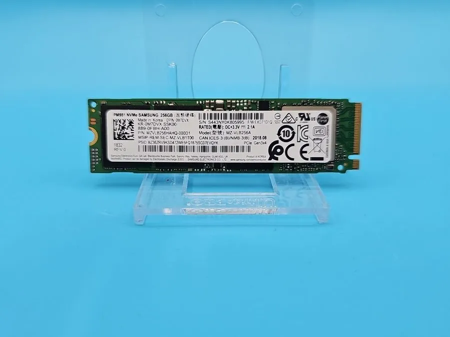 SSD-накопитель Samsung PM981 256GB NVMe M.2 2280 SSD MZVLB256HAHQ-000D1 Dell 0M7