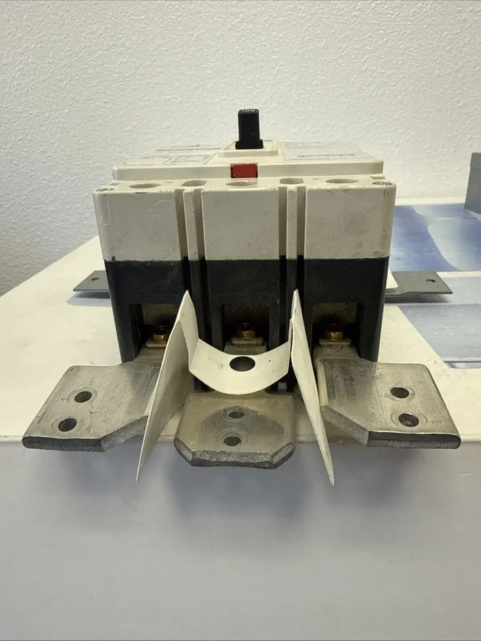 Автоматический выключатель EHD3100BP10 Eaton Circuit Breaker 100A 480V 3P Condit
