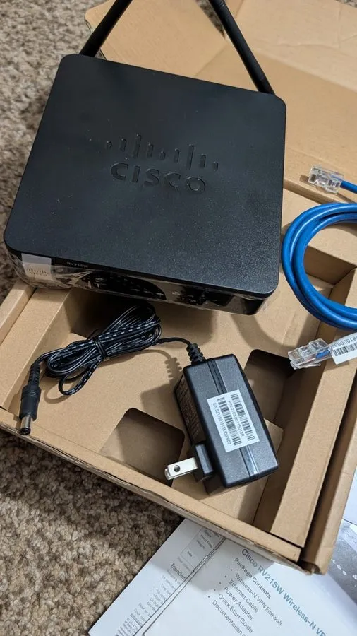 Маршрутизатор Network Router Wireless VPN Firewall Cisco RV215W 4 Port 10/100 Sw — фото лота 1