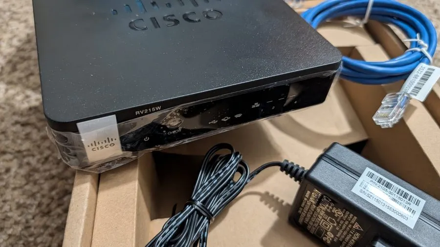 Маршрутизатор Network Router Wireless VPN Firewall Cisco RV215W 4 Port 10/100 Sw — фото лота 2