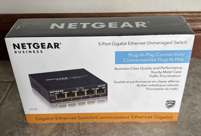 Коммутатор NETGEAR ProSafe GS105 Desktop Switch 5-Port Gigabit GS105NA