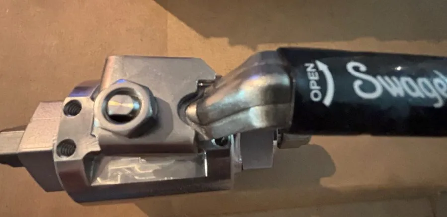 Клапан 1 Swagelok Stainless Steel 6000 psig Ball Valve, 3/8" OD Tube, SS-8GBS6 — фото лота 1
