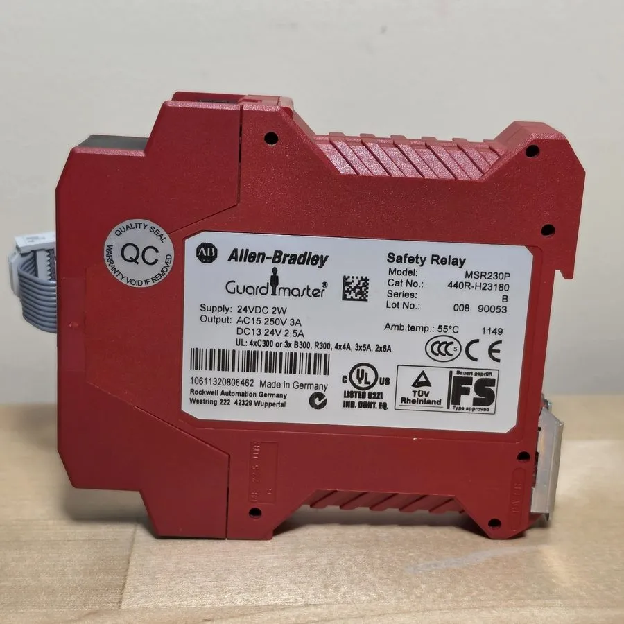Реле безопасности Allen Bradley 440R-H23180 /B MSR230P Safety Relay 24VDC 2W 3A