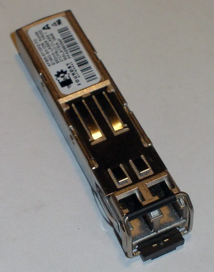 Трансивер Brocade Compatible E1MG-SX-OM 1000BASE-SX 550m MMF 850nm SFP Transceiv