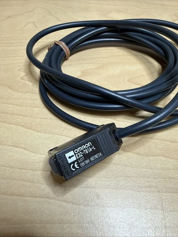 Фотоэлектрический датчик OMRON PHOTOELECTRIC SENSOR SWITCH E3Z-T61A-L