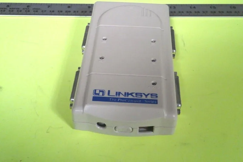 Коммутатор Linksys Auto (PASB421) 4-Ports External Switch