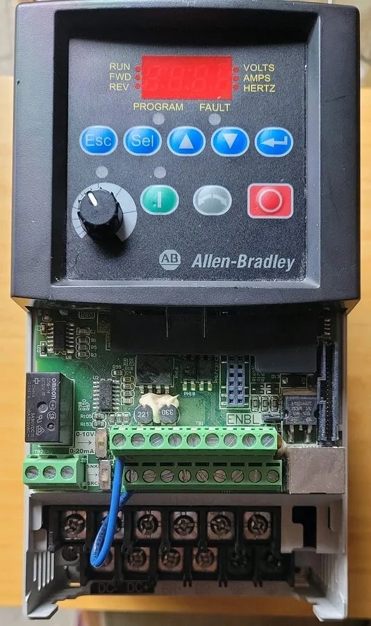 Частотный преобразователь Allen-Bradley 22B-D010N104 /A PowerFlex 40 AC Drive