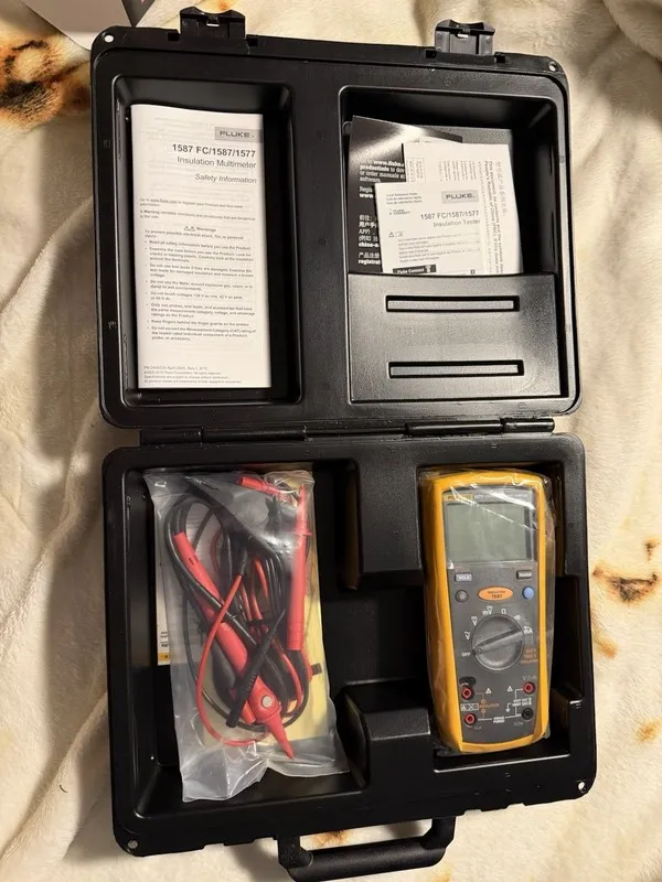 Мультиметр Fluke 1577 Insulation Tester / Multimeter