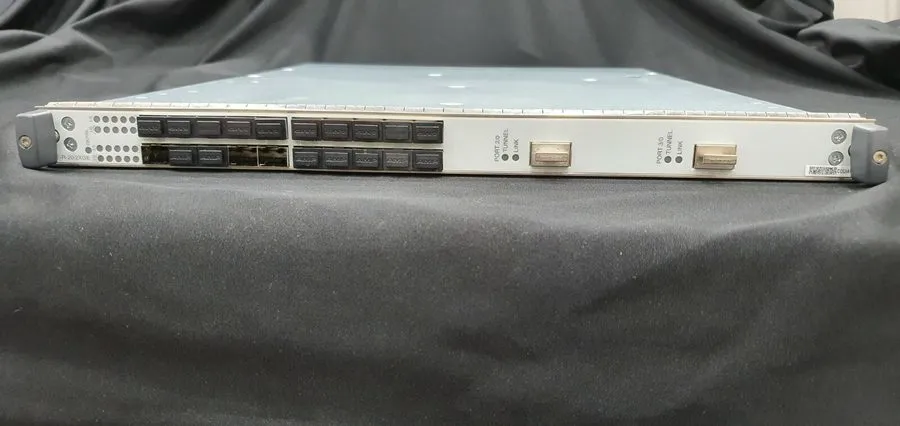 Коммутатор [ ] JuniperNetworks DPCE-R-20GE-2XGE : 20-Port