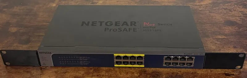 Коммутатор NETGEAR ProSAFE JGS516PE 16-Port Gigabit + PoE Network Switch; 616119