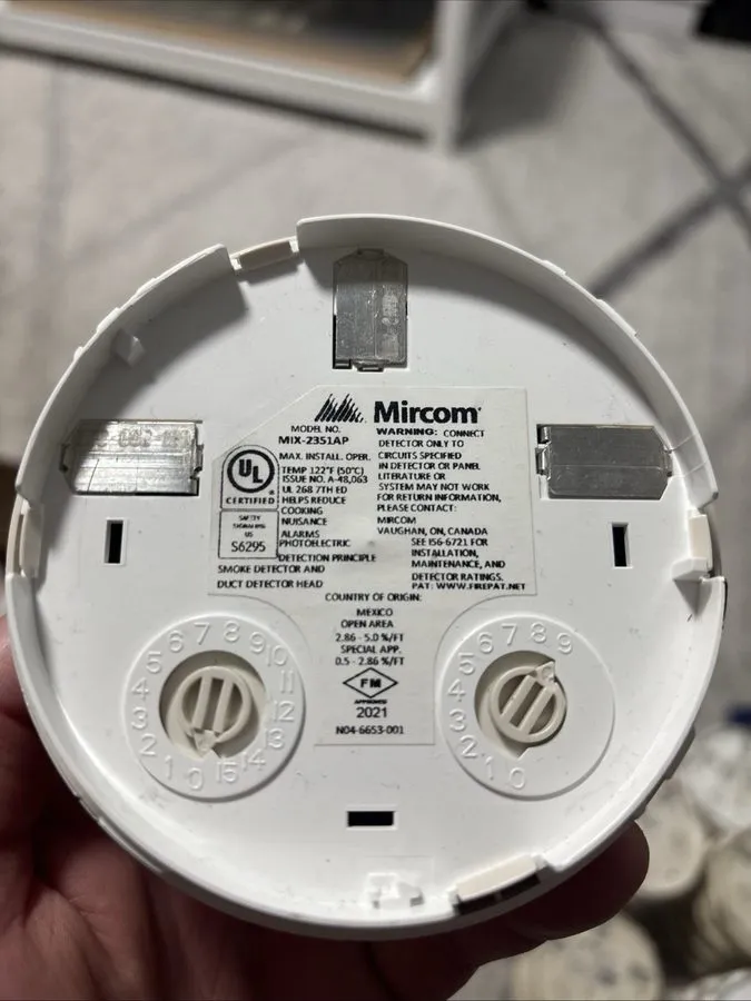 Оборудование пожарной сигнализации Mircom MIX-2351AP Addressable Smoke Detector — фото лота 2