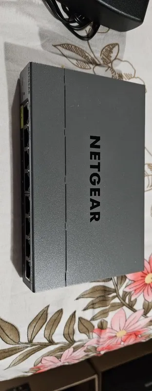Коммутатор NETGEAR GS108Tv3 8-Port Gigabit Ethernet Smart Switch with Cloud Mana