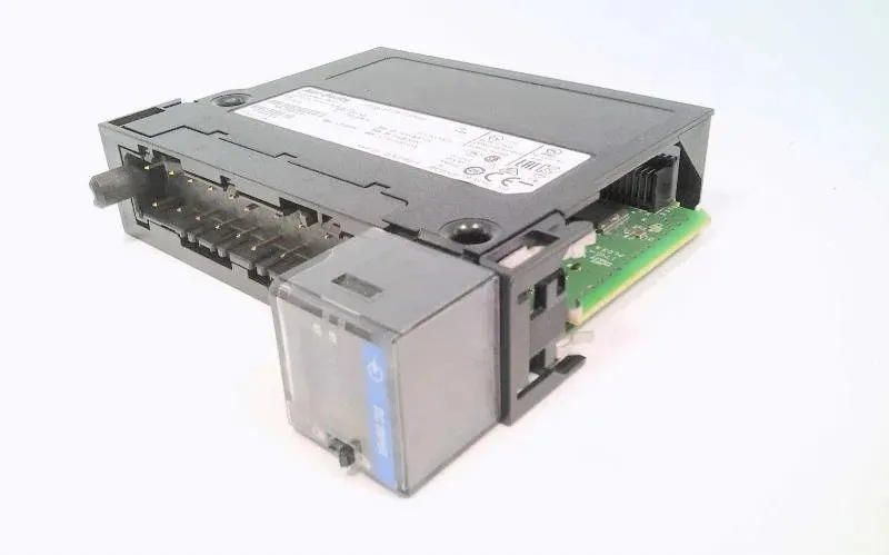 Модуль ввода-вывода ALLEN BRADLEY 1756-IB16 10-31 VDC INPUT