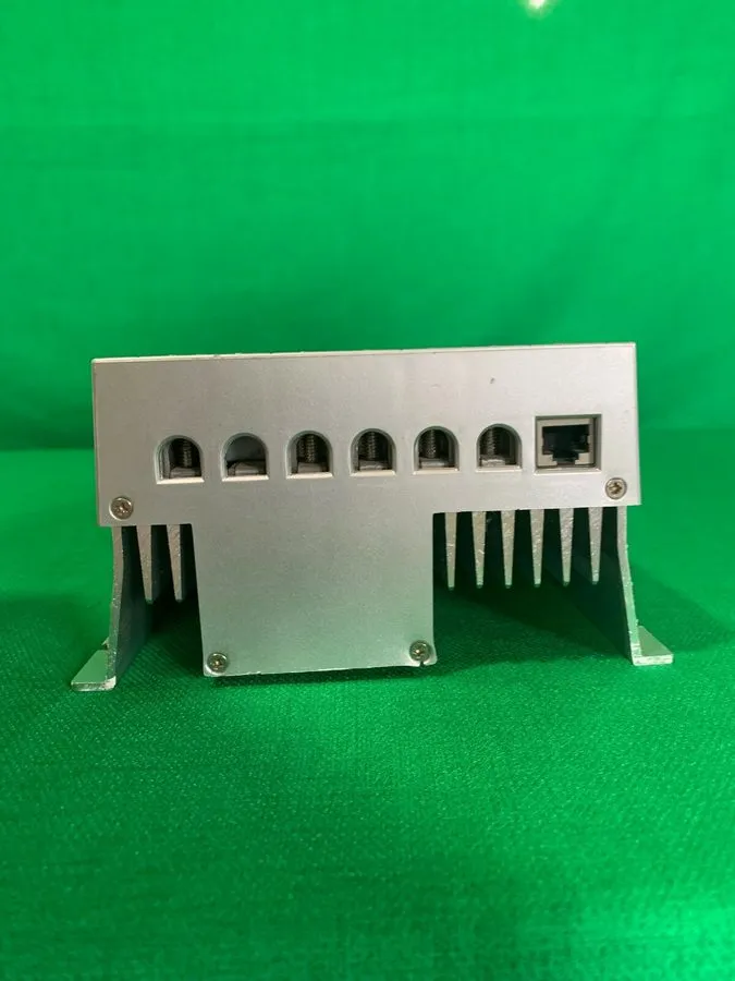 Аккумулятор Epever 40A MPPT Solar Charge Controller 12V/24V Solar Regulator Trac — фото лота 1