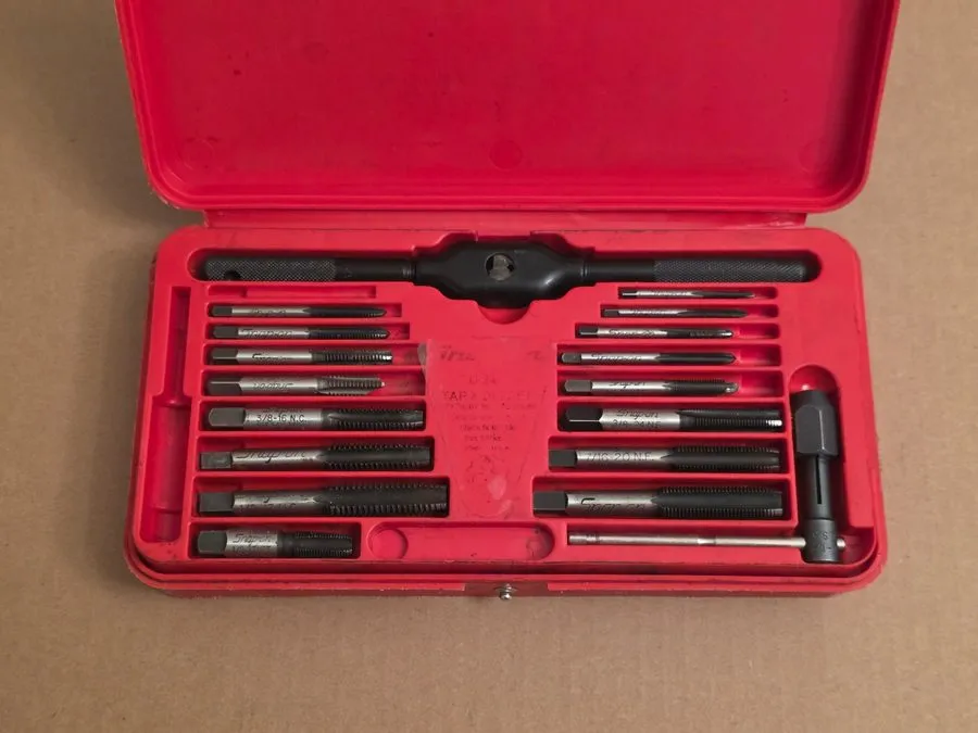 Режущий инструмент Snap On TD-2425 Tap & Die Set Missing One Piece Pre Owned