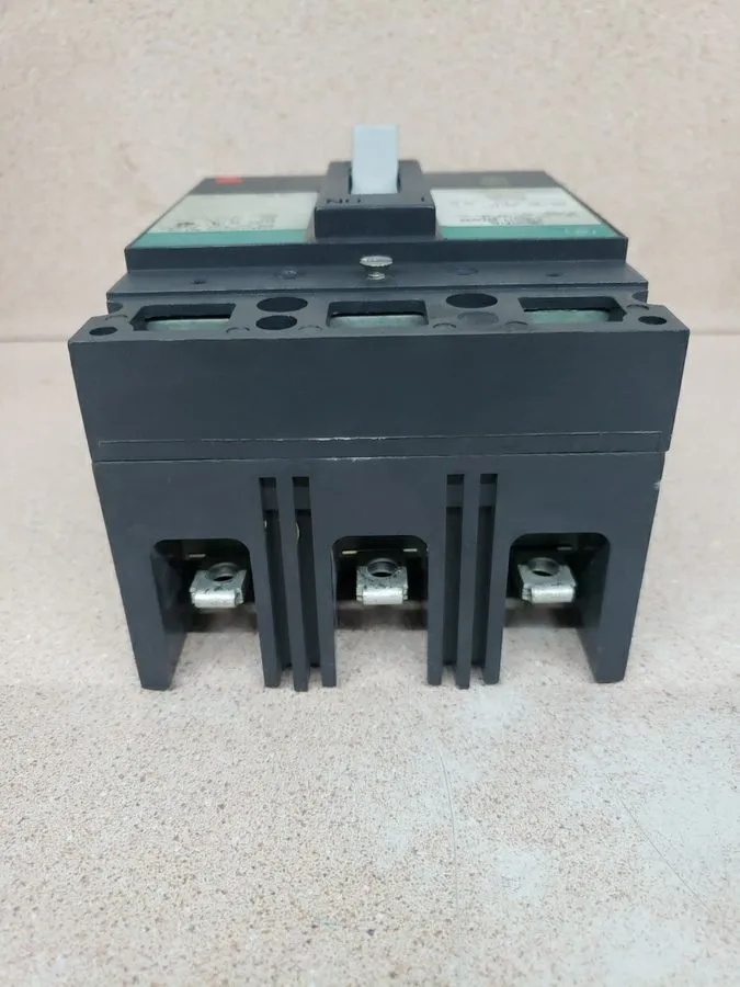Автоматический выключатель GE TED134015 15A 3-Pole 480V AC E-Frame Circuit Break — фото лота 2